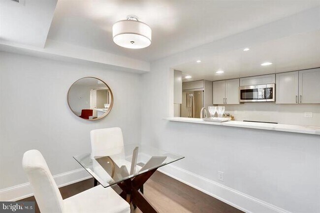 Foto del edificio - 2129 Florida Ave NW