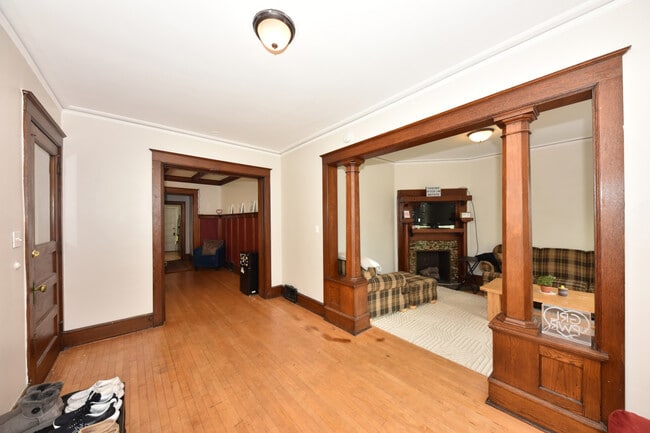 Vista de estar 3 - 2853 N Murray Ave