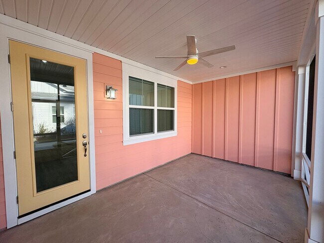 Building Photo - 61 Tropics Ave