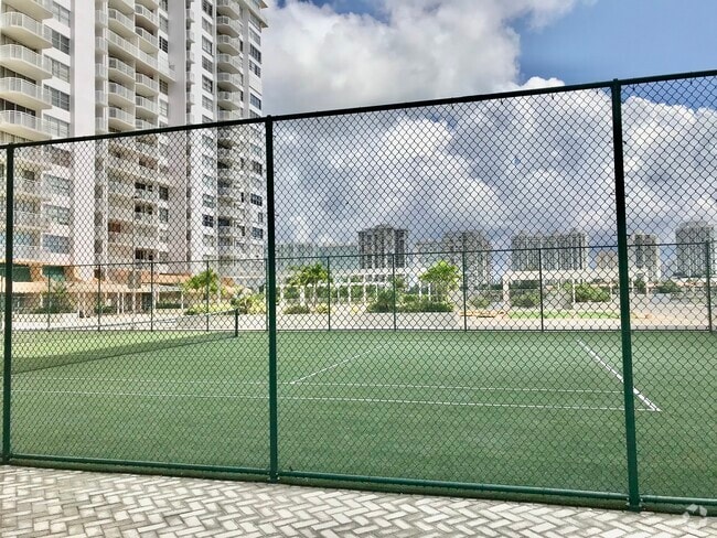 Building Photo - 18041 Biscayne Blvd