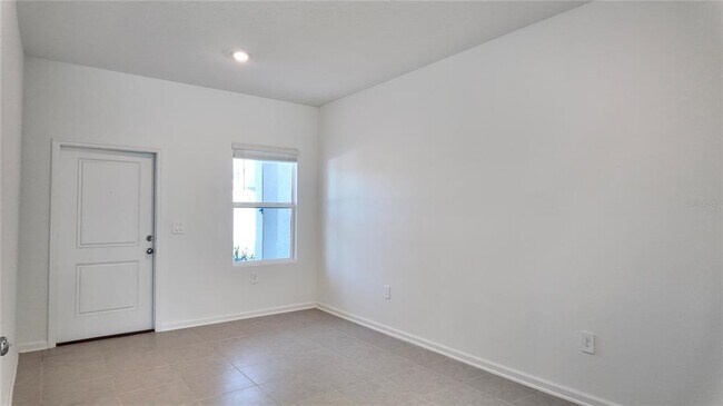Foto del edificio - 2580 Skyline Lp