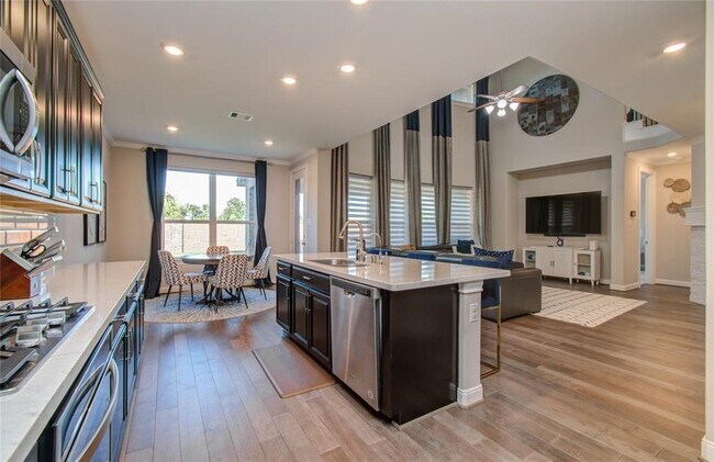 Foto del edificio - 4439 Rolling Field Ln