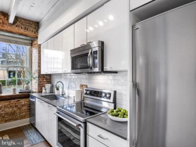 Foto del edificio - 515 N Washington St