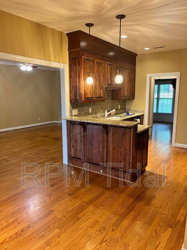Building Photo - 4905 Burnley Dr