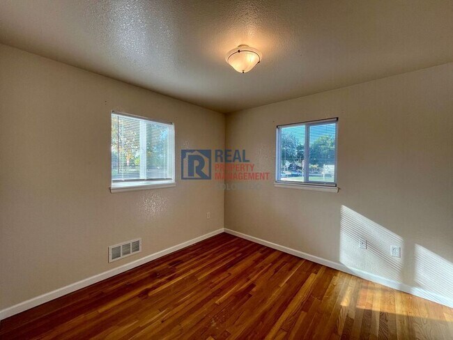 Foto del edificio - 990 Newark St