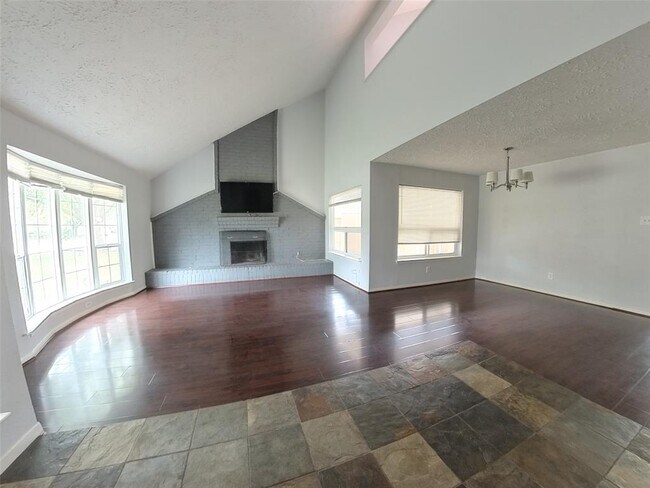 Building Photo - 22215 Fincastle Dr