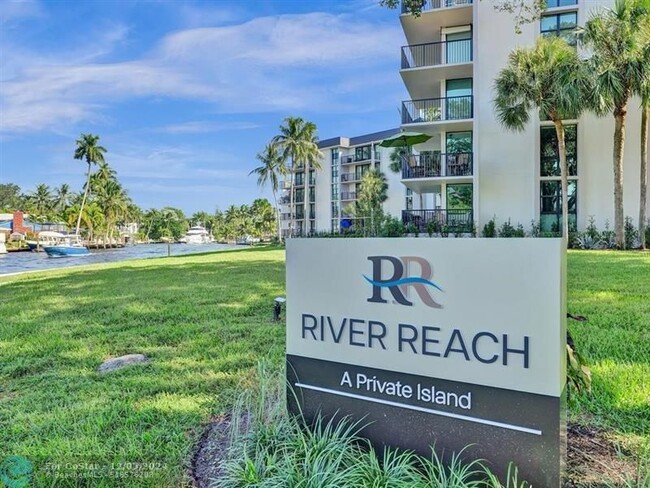 Foto del edificio - 1301 River Reach Dr