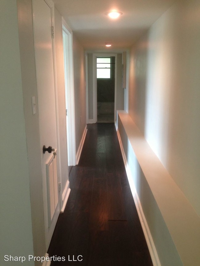 Foto del edificio - 563 S Crest Rd
