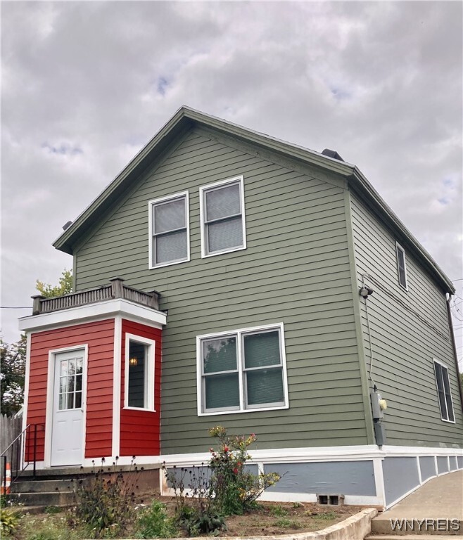 Primary Photo - 143 Cottage St