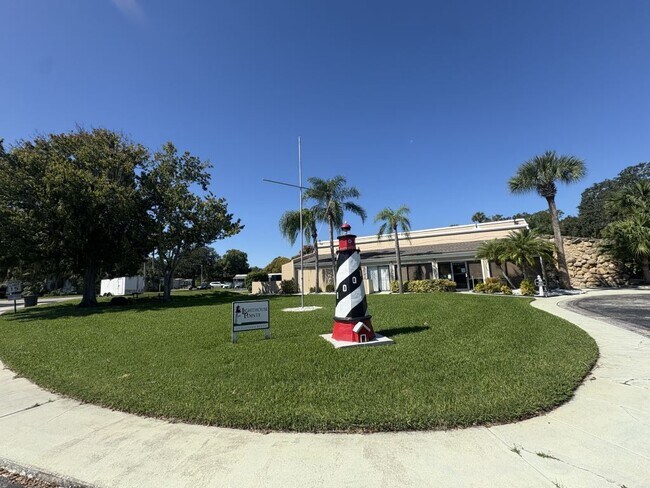 Foto del edificio - 30 Spring Dr