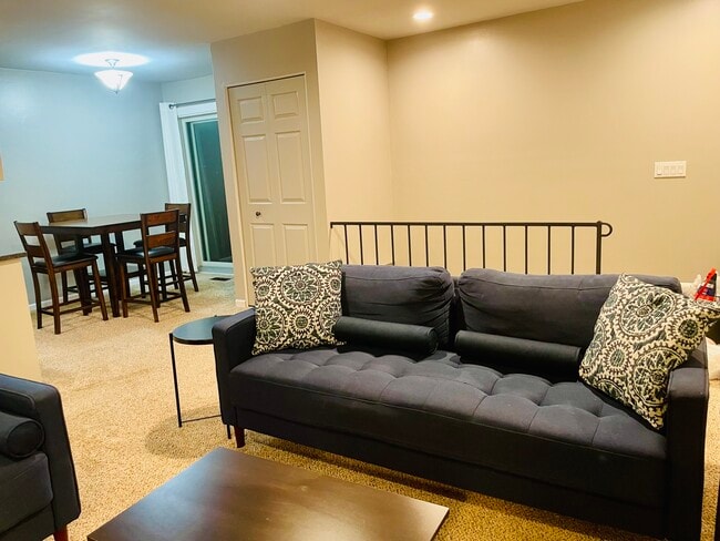 Foto del edificio - 1734 Valleywood Ct