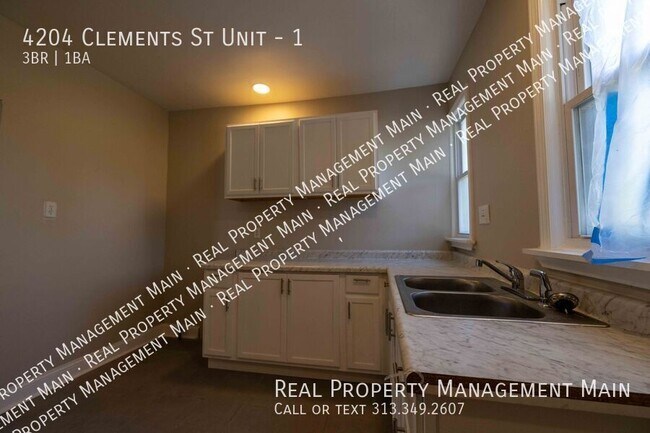 Foto del edificio - 4204 Clements St