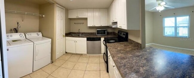 Building Photo - 9900 Sweepstakes Ln