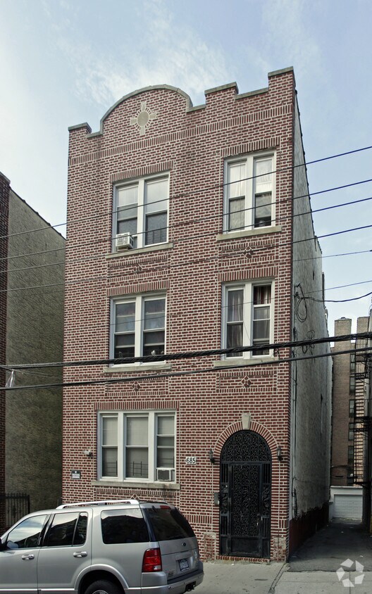 Foto del edificio - 685 E 234th St