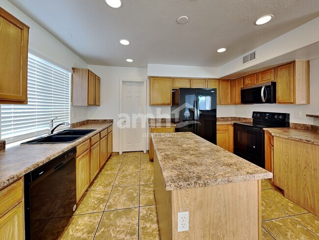 Foto del edificio - 8735 W Christopher Michael Ln