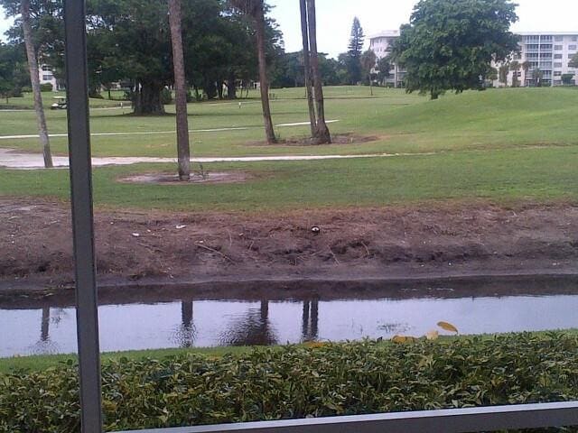 Foto del edificio - 3051 S Palm Aire Dr