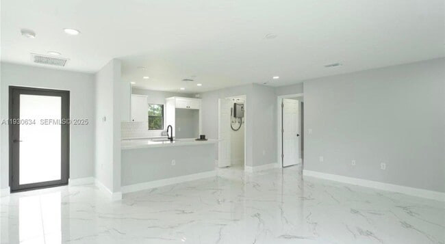 Building Photo - 761 Kirkman Ave