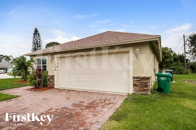 Building Photo - 13090 SW 132nd Terrace