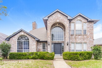 Building Photo - 1301 Clear Creek Dr