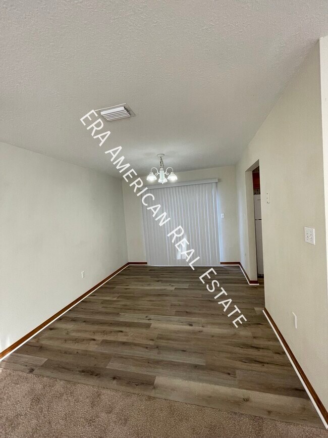 Building Photo - 836 Stonegate Ct