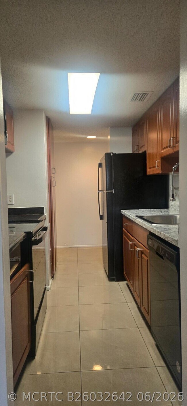 Foto del edificio - 4441 W McNab Rd