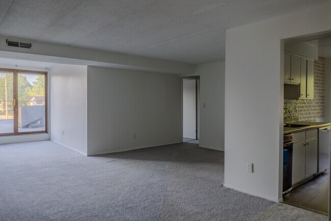 Foto del edificio - 2440 Noble Rd
