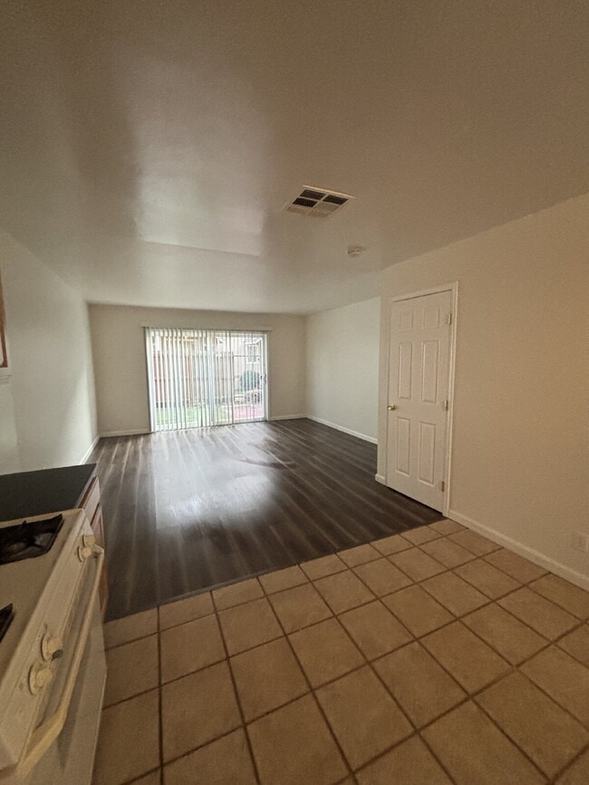 Updated interior - must see! Parking On Site - Laundry On Site - Coming in August 2026 - Updated interior - must see! Parking On Site - Laundry On Site - Coming in August 2026 Apartment