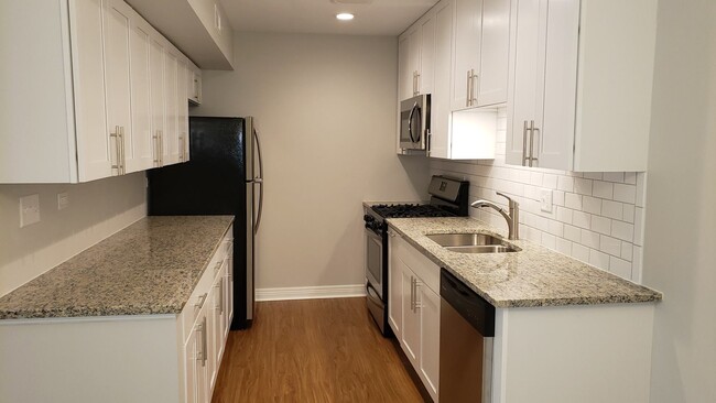 Building Photo - 508 N Cass Ave