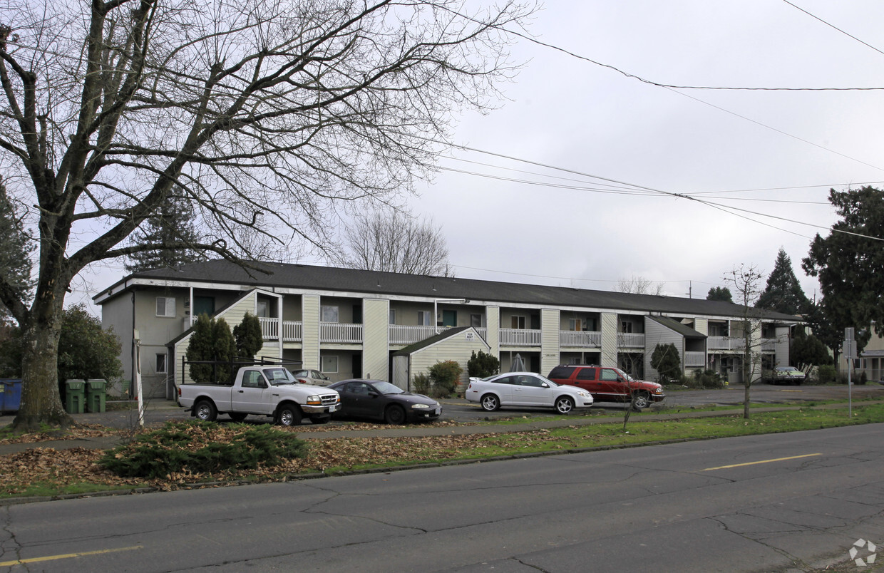 Rivercrest Apartments Newberg