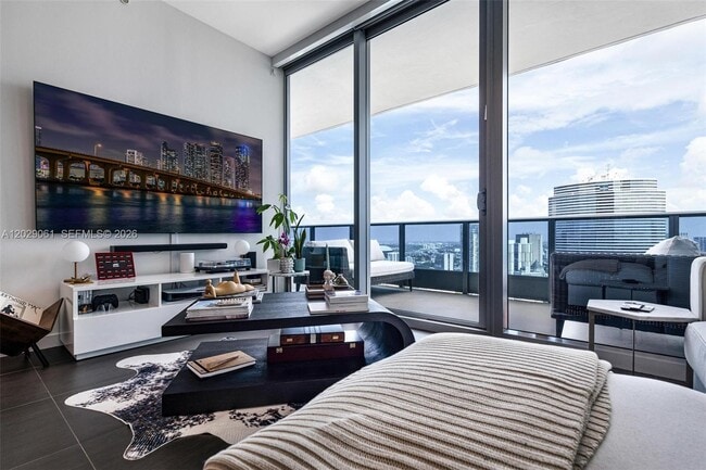 Building Photo - 200 Biscayne Blvd Way