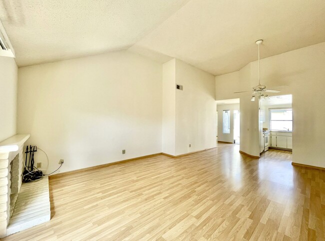 Foto del edificio - Single Story Townhome in Escondido!