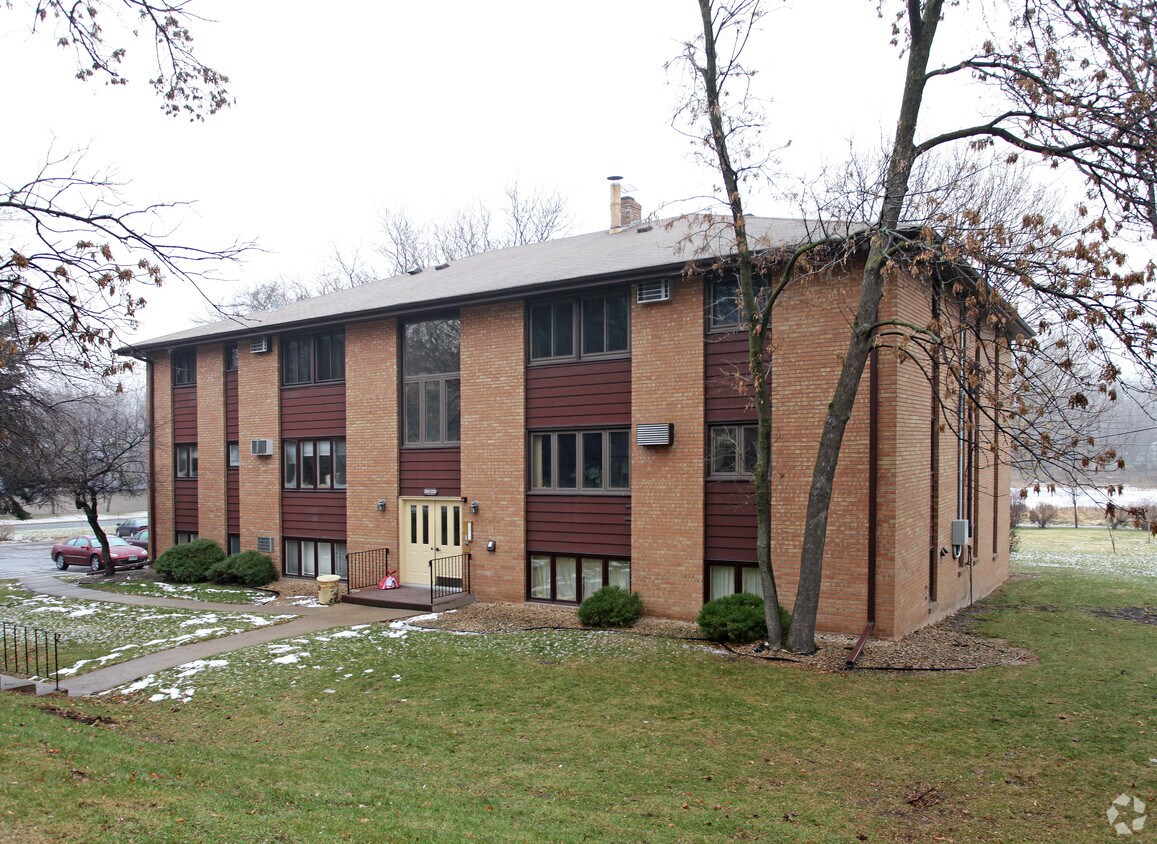 Primary Photo - 2300-2320 Unity Ave N