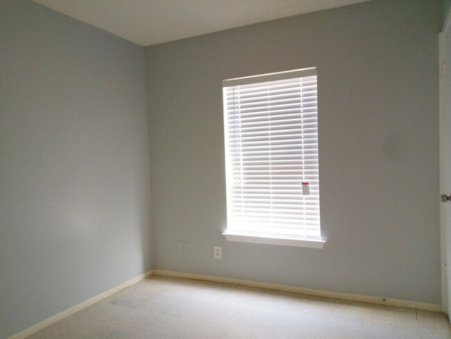 Bedroom 3 or Office - 2506 corian glen dr