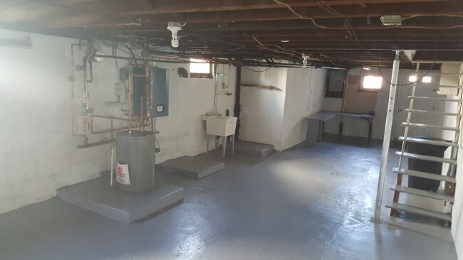 Building Photo - 1644 New Holland Rd