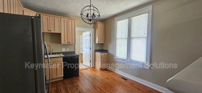 Foto del edificio - 608 Winthrop St
