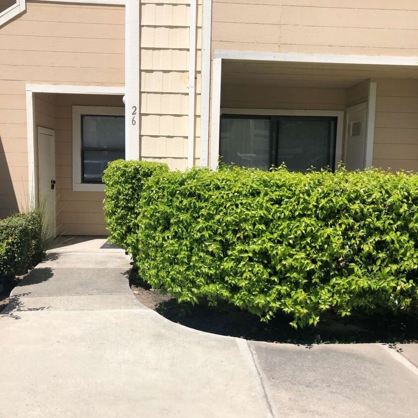 Foto principal - 1545 Pyrenees Ave