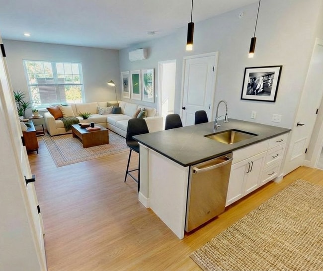 Interior Photo - Founders Square — New Luxury Apartments in a Walkable Downtown