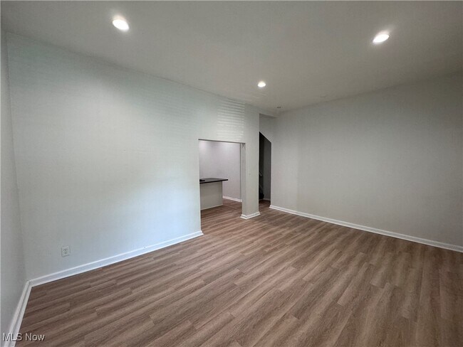 Foto del edificio - 3820 John Ave