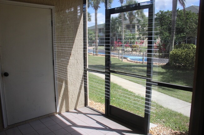 Building Photo - 404 Bouchelle Dr