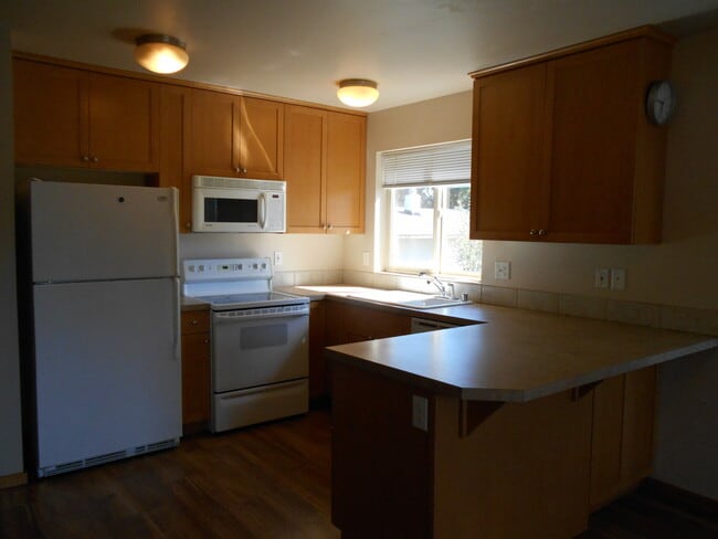 Building Photo - 919 24th St