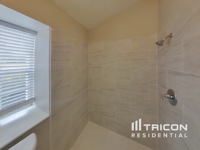 Foto del edificio - 13410 Maureen Ave