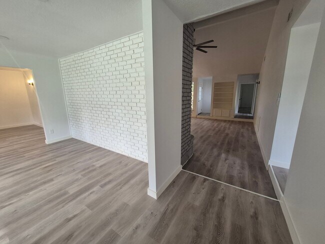 Foto del edificio - 10603 Hillcroft Ave