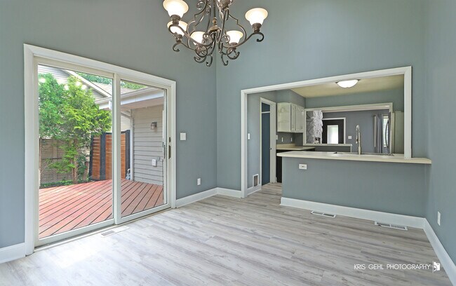 Building Photo - 304 Hazelwood Dr