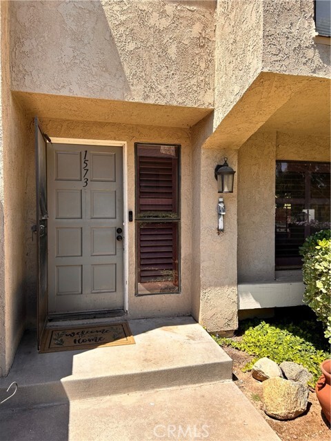 Foto del edificio - 1573 Sherwood Village Cir