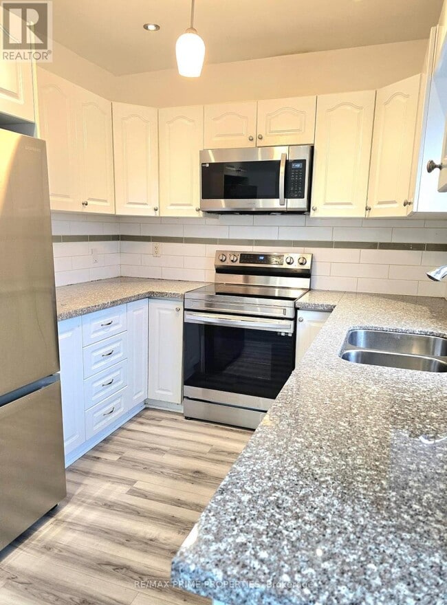 Building Photo - 11 Elizabeth St