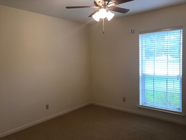 Building Photo - 1815 Laney Dr