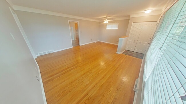 Building Photo - 12916 Stanley Dr