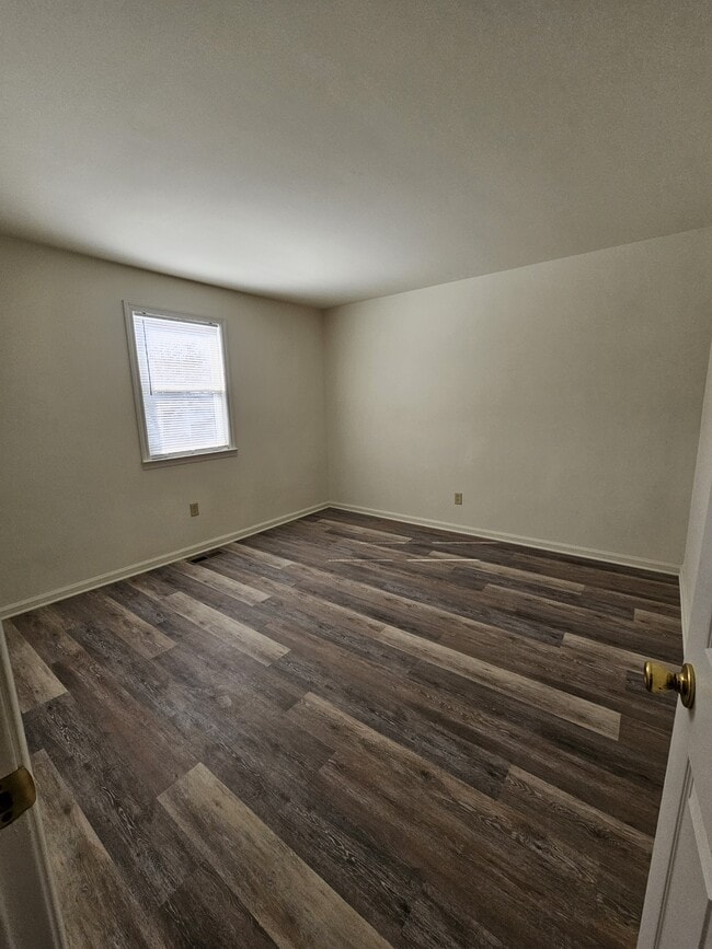 Building Photo - 148 E Plover Dr