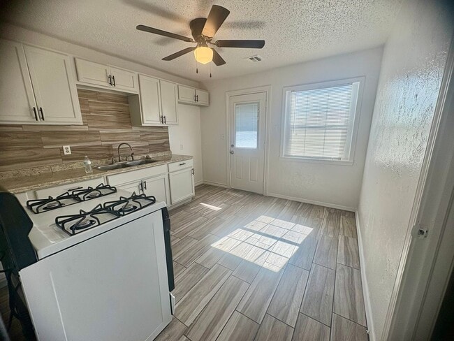Foto del edificio - Three bedroom home in S.W. OKC