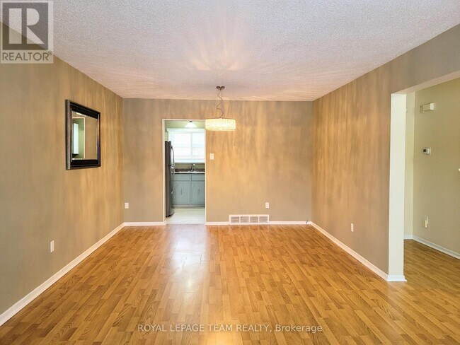 Building Photo - 2336-2336 Orient Park Dr